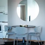 Cozy Downtown With Sauna, Balcony & Parking - Lapnest * روفانييمي