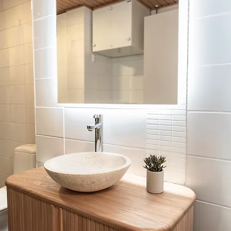 Cozy Downtown With Sauna, Balcony & Parking - Lapnest * Rovaniemi